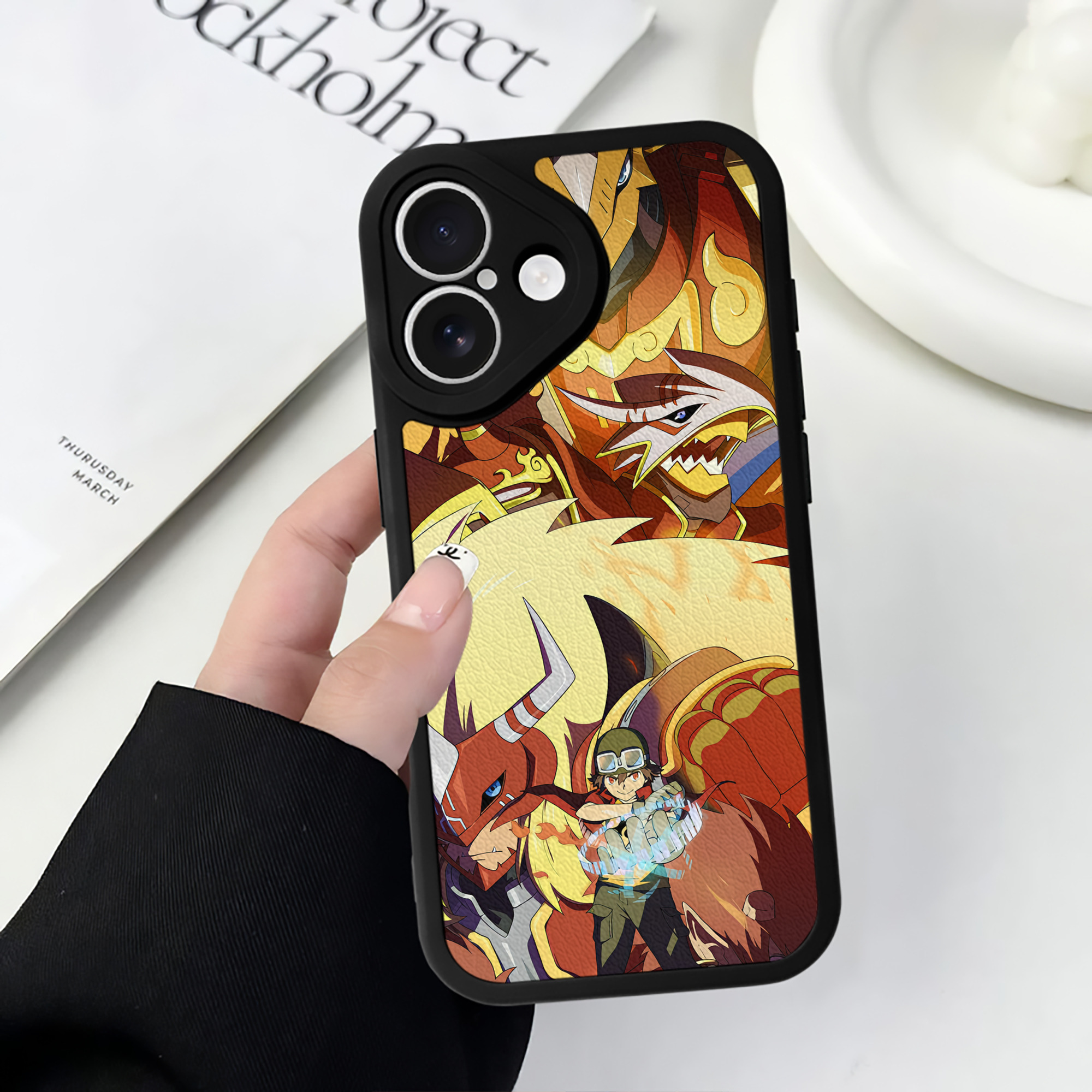 （画像用） Digimon デジタルモンスター/デジモン 【iPhone 16シリーズ対応】シリコンスマホケース（レザー調） 材質：シリコン